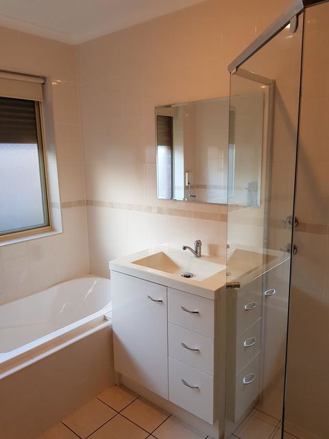 Frog Song At Willunga - Accommodation QLD 5