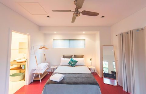 S T U D I O 22 Peaceful Retreat With Garden Views - Accommodation QLD 3