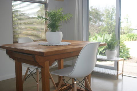 S T U D I O 22 Peaceful Retreat With Garden Views - Accommodation QLD 9