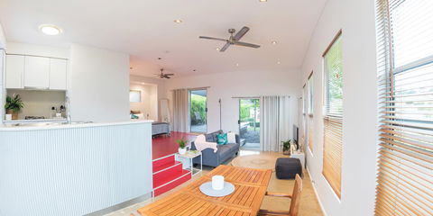 S T U D I O 22 Peaceful Retreat With Garden Views - Accommodation QLD 1