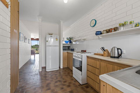 Sun & Surf Aldinga Beach Apartment - Accommodation QLD 7