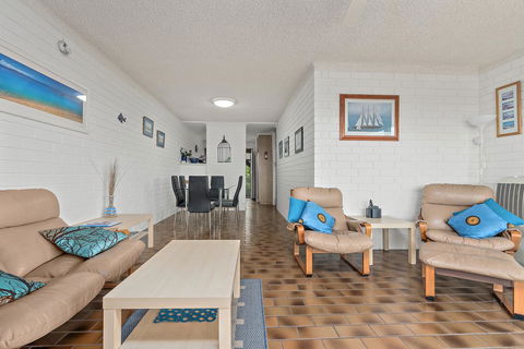 Sun & Surf Aldinga Beach Apartment - Accommodation QLD 4