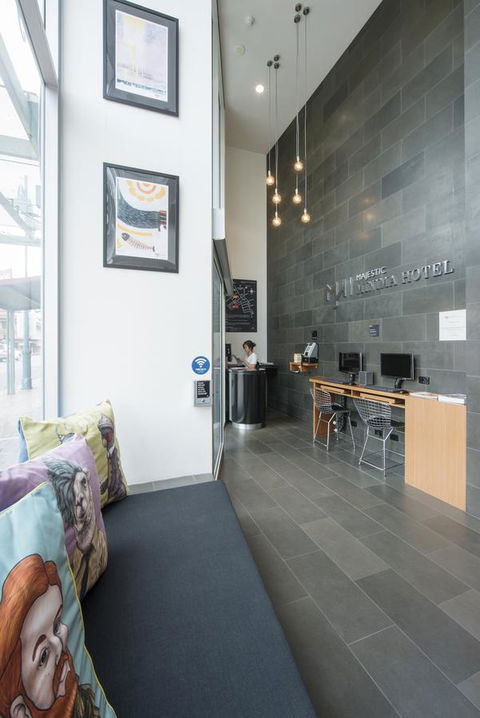 Majestic Minima Hotel - Accommodation QLD 5