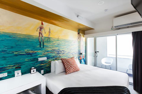 Majestic Minima Hotel - Accommodation QLD 0
