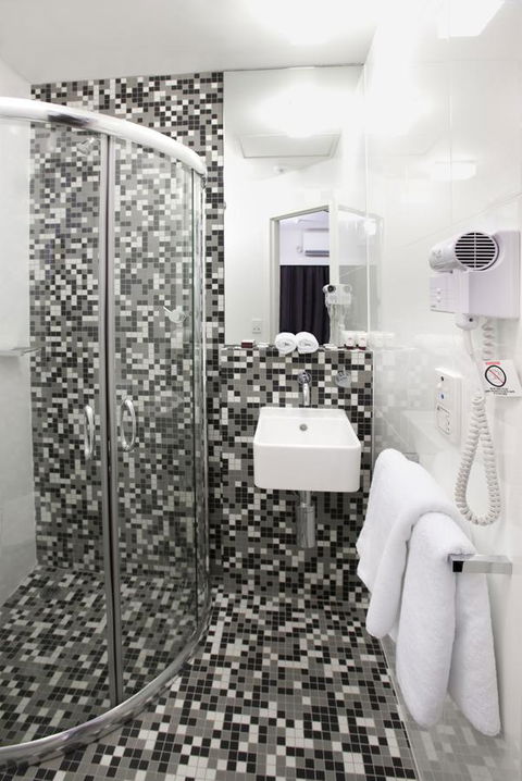Majestic Minima Hotel - Accommodation QLD 9