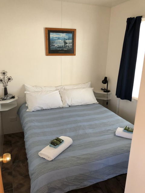 Rocks Retreat Cabin - Dolphin - Accommodation QLD 5