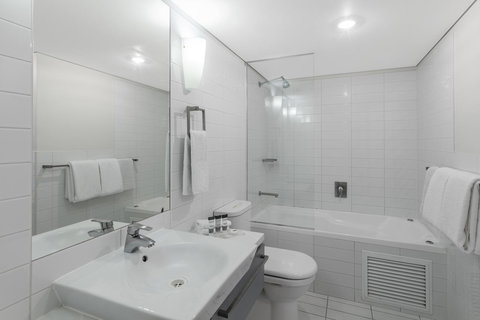 Oaks Adelaide Horizons Suites - Accommodation QLD 4