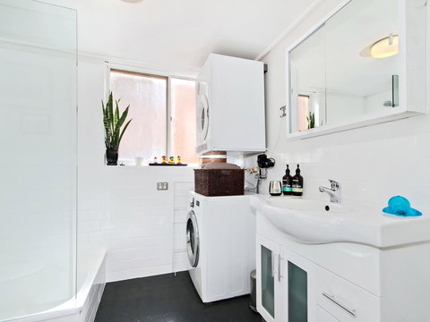 Monaco Court Apartment Adelaide - Accommodation QLD 8