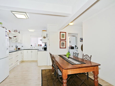 Monaco Court Apartment Adelaide - Accommodation QLD 3