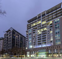 Oaks Embassy - Accommodation QLD