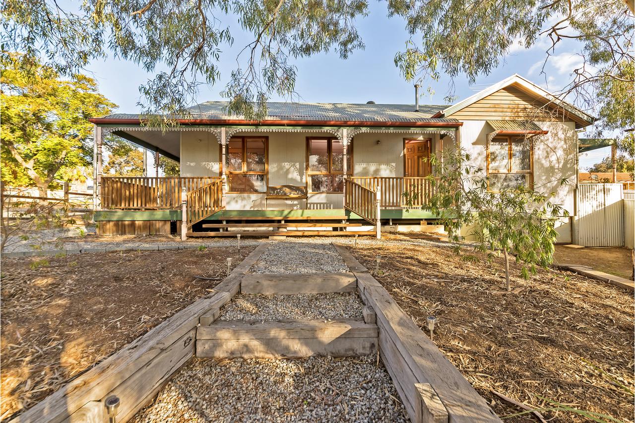 Hewett SA Accommodation QLD
