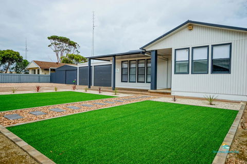 Breakaway Moonta Bay - Accommodation QLD 2