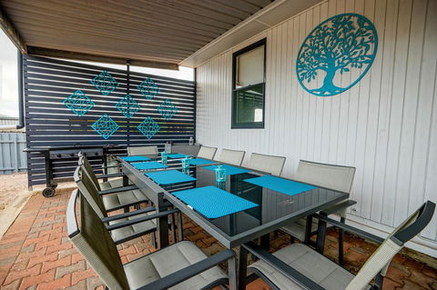 Breakaway Moonta Bay - Accommodation QLD 9