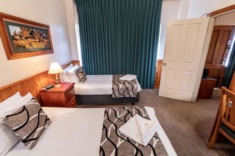 Astor Inn - Accommodation QLD 11