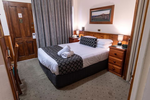 Astor Inn - Accommodation QLD 6