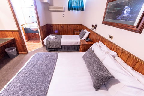 Astor Inn - Accommodation QLD 9