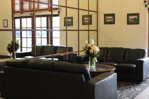 Adelaide Inn - Accommodation QLD 3