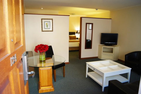 Adelaide Inn - Accommodation QLD 9