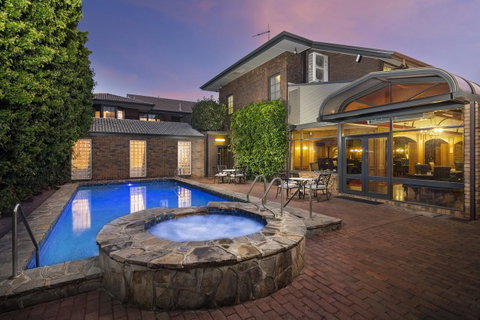 Adelaide Inn - Accommodation QLD 40
