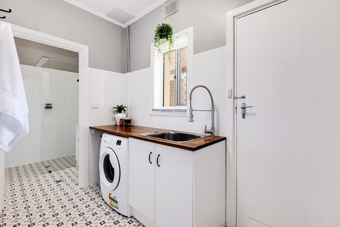 Cute And Cosy - Events, Workers, Getaways - Accommodation QLD 11