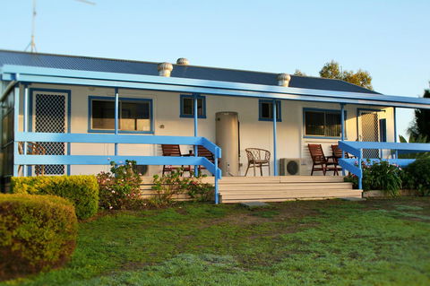 Baudin Beach Apartments - Accommodation QLD 3