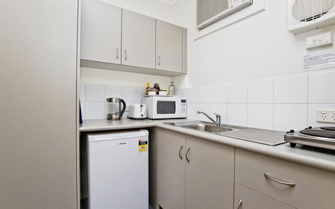 Glenelg Oasis Studios - Accommodation QLD 10