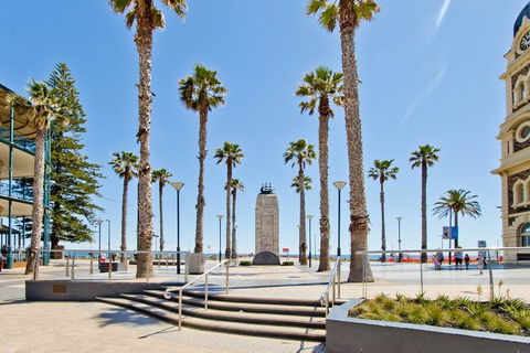 Glenelg Oasis Studios - Accommodation QLD 5