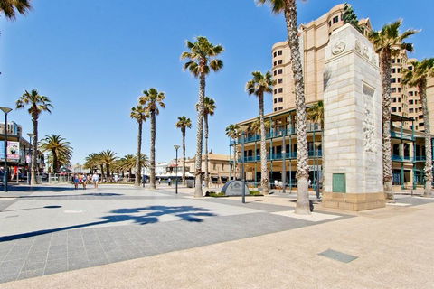 Glenelg Oasis Studios - Accommodation QLD 16