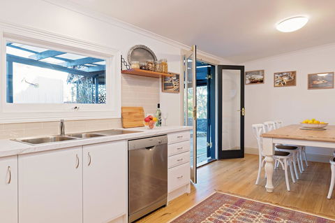 The Other House - Accommodation QLD 11