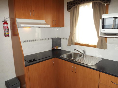 Ceduna Foreshore Caravan Park - Accommodation QLD 18