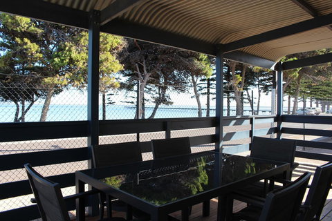 Ceduna Foreshore Caravan Park - Accommodation QLD 20