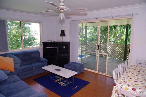 Bellhaven 1, 17 Willow Street - Accommodation QLD 1