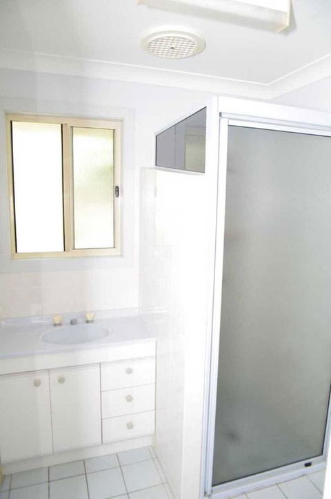 Bellhaven 1, 17 Willow Street - Accommodation QLD 5