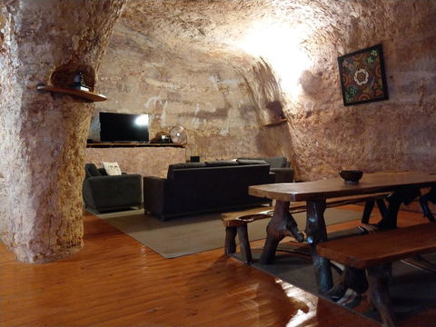 Zen Underground B&B - Accommodation QLD 4