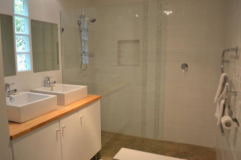 Tin House In Tanunda - Accommodation QLD 5