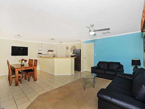Lakeside - Encounter Bay - Accommodation QLD 5