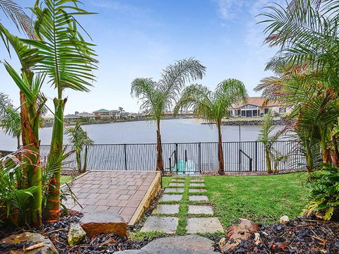 Lakeside - Encounter Bay - Accommodation QLD 3