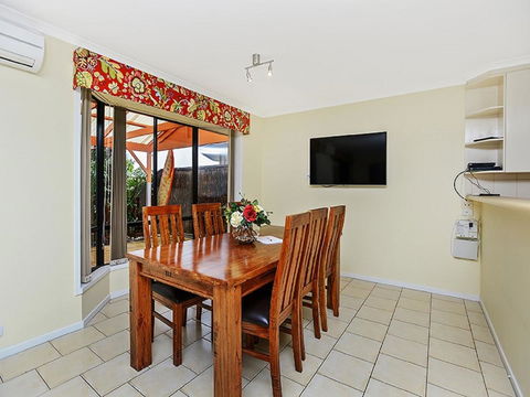 Lakeside - Encounter Bay - Accommodation QLD 6