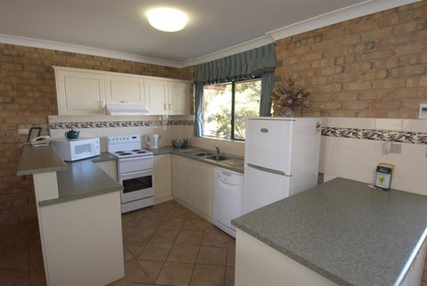 Acacia Apartments - Accommodation QLD 6