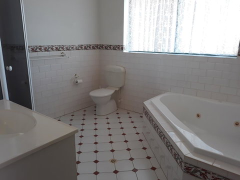 Acacia Apartments - Accommodation QLD 5