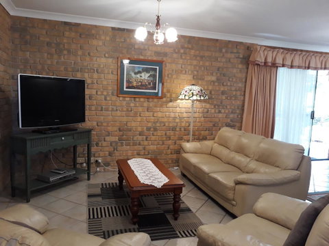 Acacia Apartments - Accommodation QLD 8