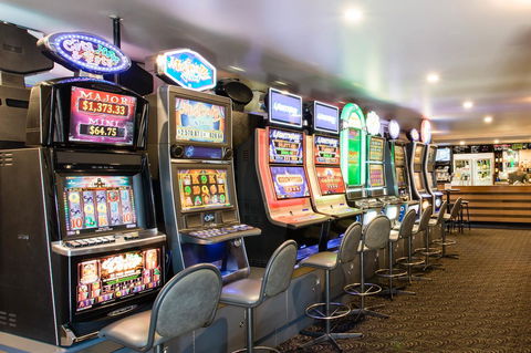 Bay Motel Hotel - Accommodation QLD 11