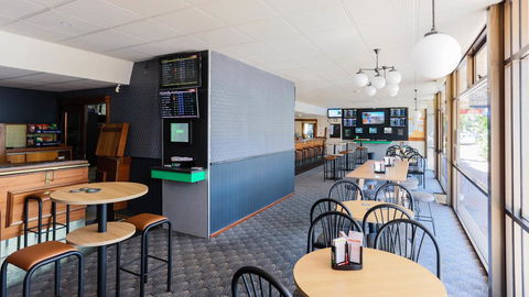 Bay Motel Hotel - Accommodation QLD 15