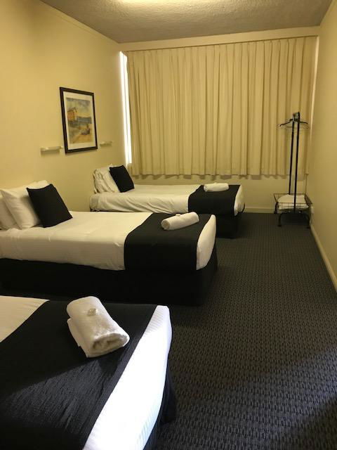 Bay Motel Hotel - Accommodation QLD 6