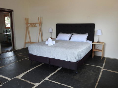 Cooks Cottage - Accommodation QLD 4