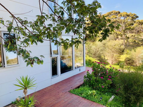 Sunrise On Falie Seaview Eco Accommodation - Accommodation QLD 4