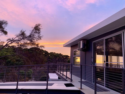 Sunrise On Falie Seaview Eco Accommodation - Accommodation QLD 9