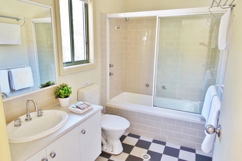 SkyView Villa - Accommodation QLD 11