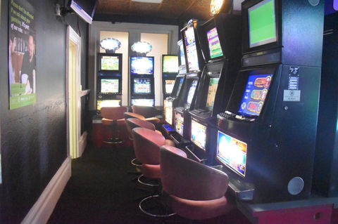 Commercial Hotel Morgan - Accommodation QLD 8