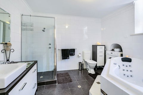 \'THE CHURCH\' Guest Home, Gawler Barossa Region - Accommodation QLD 5
